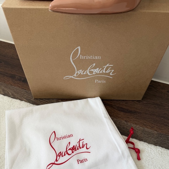 Christian Louboutin So Kate Beige Patent 120 Heels - Picture 5 of 9